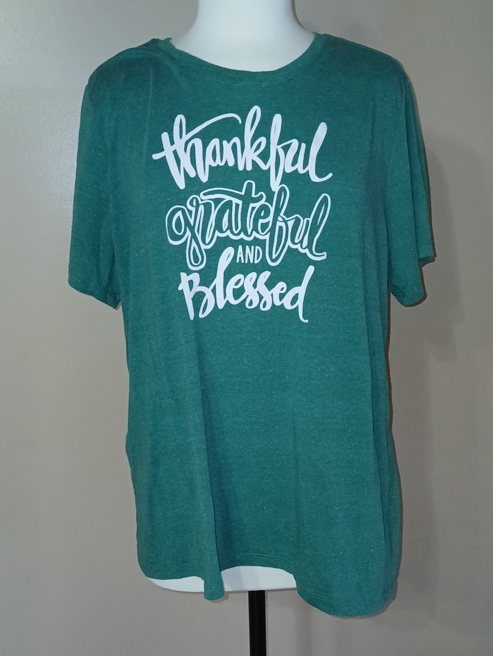 Thankful Grateful Blessed Graphic Tee in Green Like New